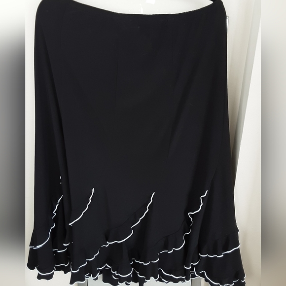 Joseph Ribkoff Ruffled Skirt BRAND NEW CONDITION - Picture 2 of 6